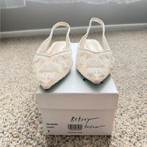 Brand New, Never Worn, Discontinued Betsey Johnson Renn Ivory Sling Back Flats